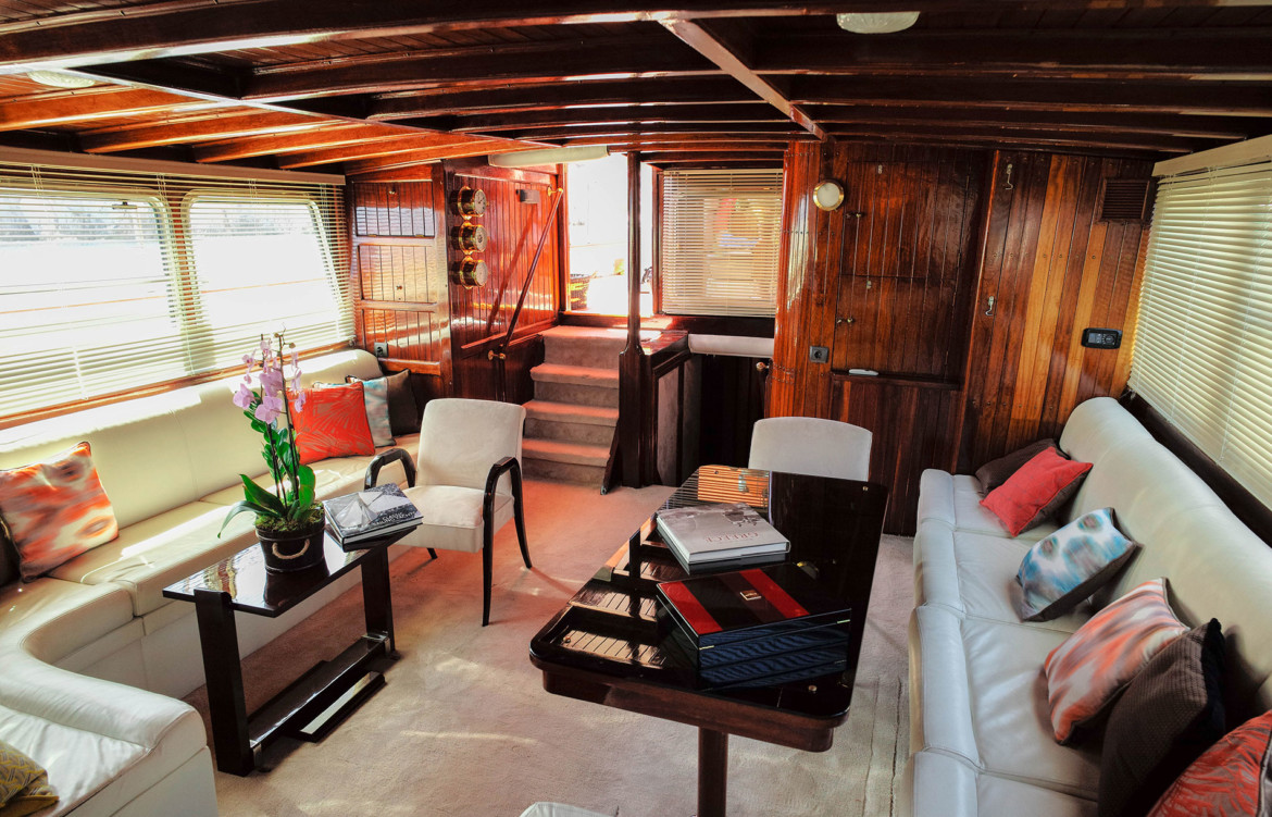 Lounge Looking Stern Boat Gr Yacht Sales Yacht Charter Vip